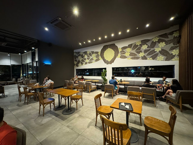Starbucks Amanjaya DT - Gastronomi dan perhotelan