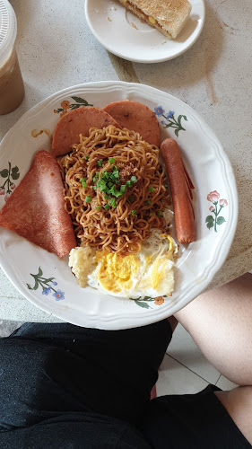 Comentarii opinii despre Chop Kheng Bee Kopisan Kedai Gomok 瓊美咖啡店