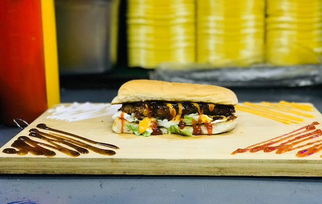 Opinii despre MUAZSS BURGER - NUSA DUTA în Iskandar Puteri - Gastronomi dan perhotelan