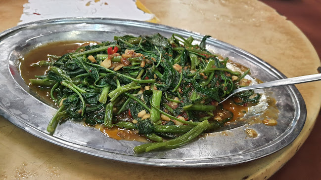 Alor Akar Seafood Restaurant