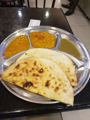 Ariff Maju Bistro - Gastronomi dan perhotelan