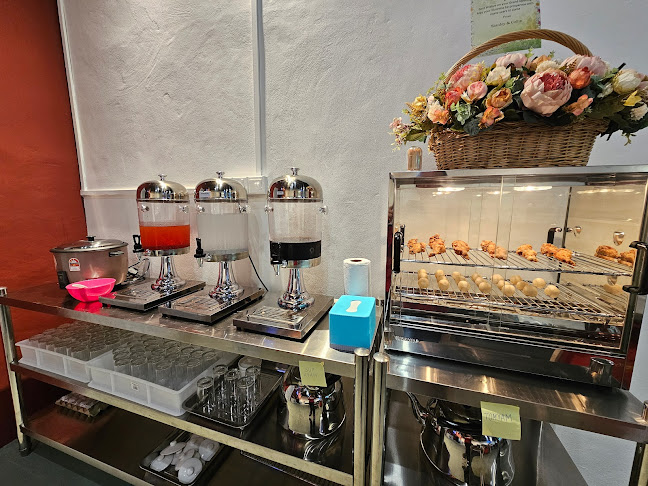 Happy Steamboat & Grill - Gastronomi dan perhotelan