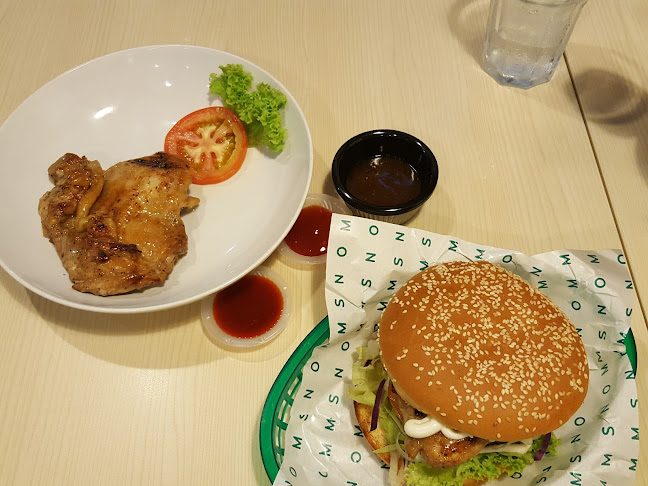 Nomms Pressure Fried Chicken - Gastronomi dan perhotelan