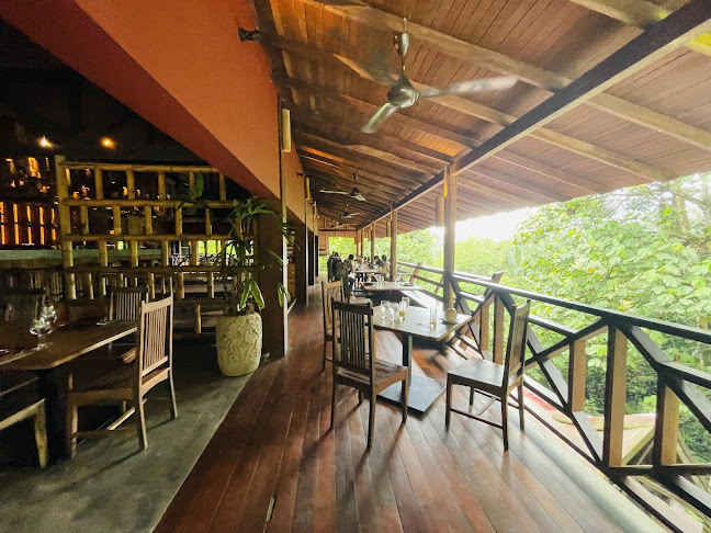 Tamarind Springs - Gastronomi dan perhotelan