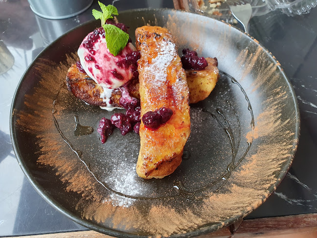 The Replacement - Lodge & Kitchen - Gastronomi dan perhotelan