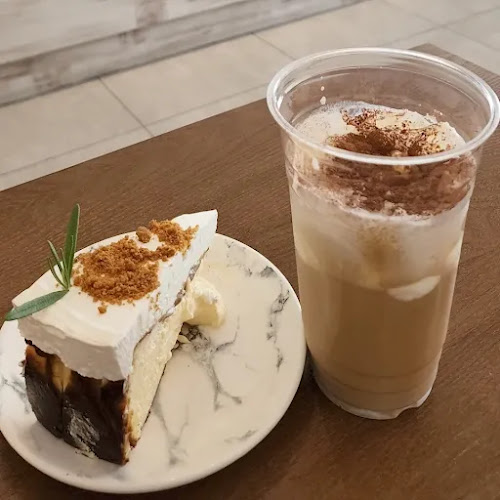 10 Studio Cafe - Gastronomi dan perhotelan