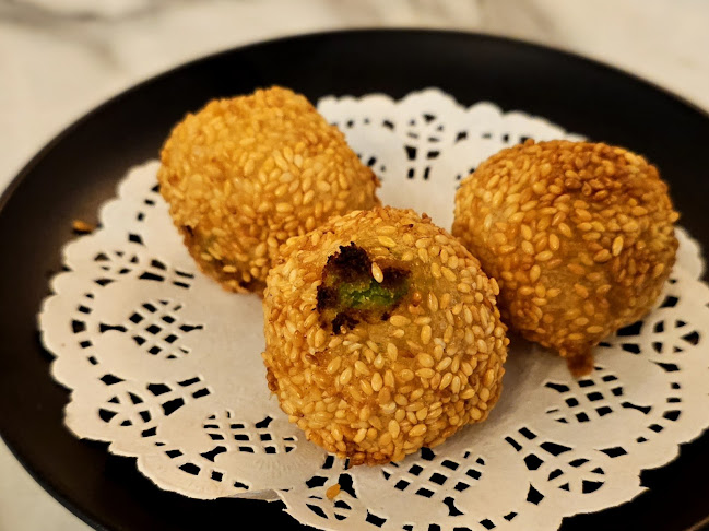 Madam Kok x Mama Thai - Gastronomi dan perhotelan