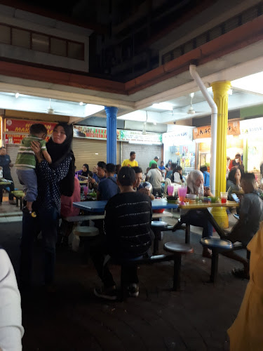 Comentarii opinii despre Kompleks Makanan Medan Renong Padang Kota Lama