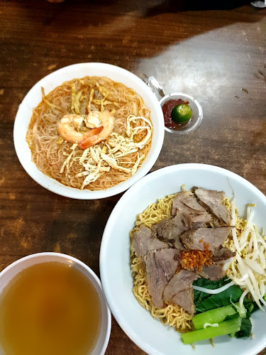 Opinii despre Dayang Sarawak Corner Cafe în Putrajaya - Gastronomi dan perhotelan