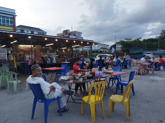 pusat penjaja, Lot 340 jalan lojin boyok, Kampung Cina, Kampung Dusun Nyior, 24000 Chukai, Terengganu