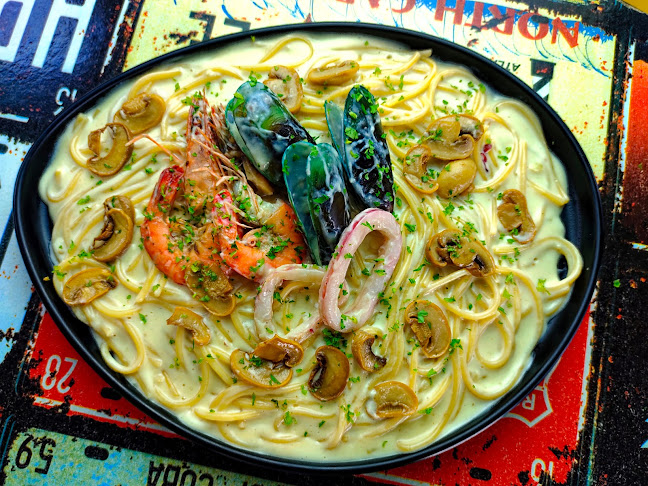 The Silver Forks Warong . Bistro - Gastronomi dan perhotelan