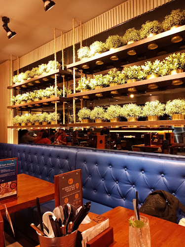 Ăn Viet - Gastronomi dan perhotelan