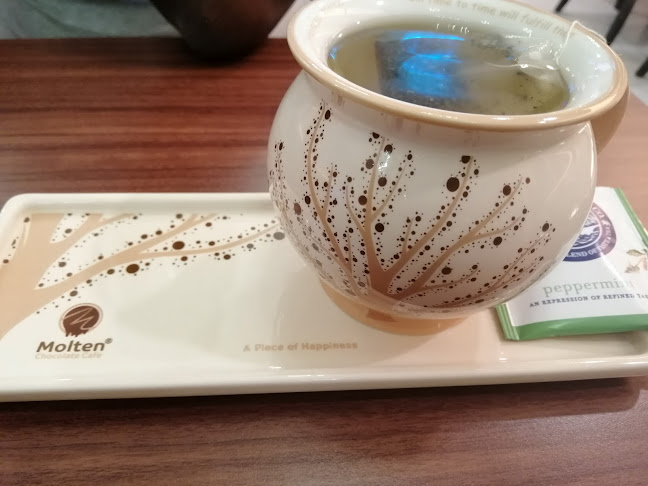 Opinii despre Molten Chocolate Cafe Uptown Damansara în Petaling Jaya - Gastronomi dan perhotelan