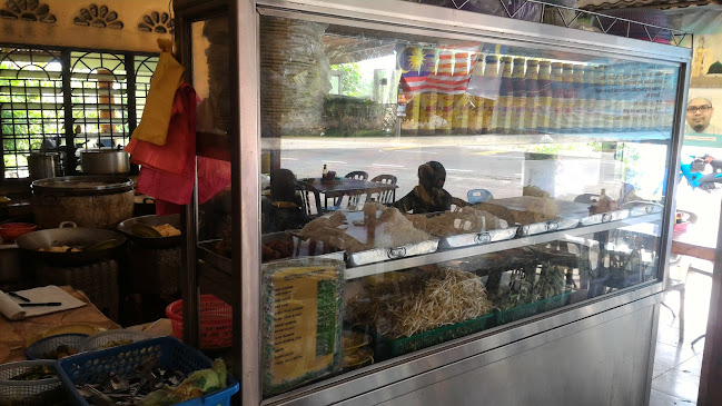 Roti Canai Asam Pedas