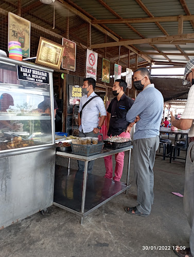 Opinii despre Warung Nasi Padang Bukit Kecil în Kuala Terengganu - Gastronomi dan perhotelan