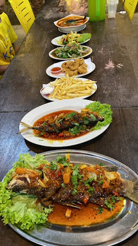 Sadiq Tomyam & Seafood - Kuala Selangor