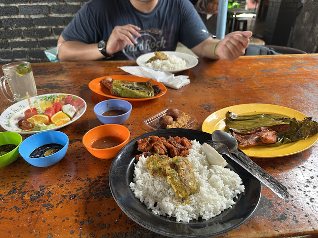 Opinii despre Kak Jat Ikan Bakar (Gerai No. 3) în Kuala Lumpur - Gastronomi dan perhotelan