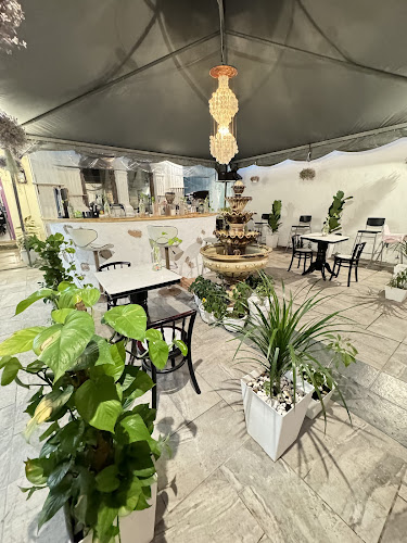 CAFE AURA RISE AND GRIND