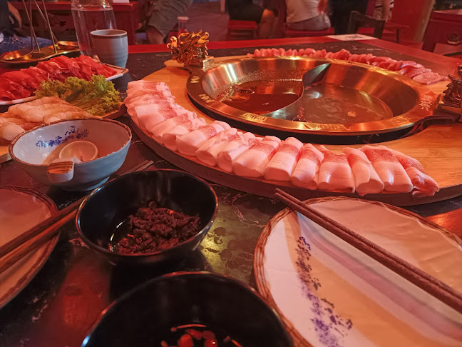 ErShiXiong Hotpot Restaurant 二师兄火锅客栈 - Gastronomi dan perhotelan