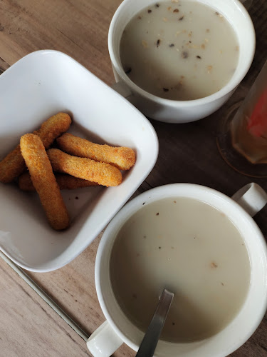 Pizza Hut - Gastronomi dan perhotelan