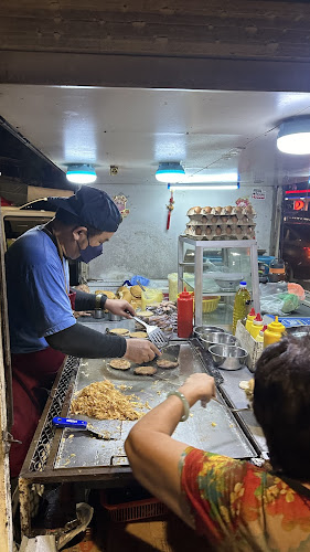 Opinii despre Hillside Uncle Burger în Tanjung Bungah - Gastronomi dan perhotelan