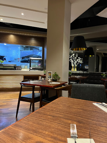 Bonzer Restaurant • Kingwood Hotel