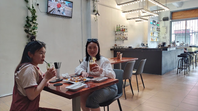 river side and road side, 68, Lorong Hang Jebat, city, 75200 Melaka