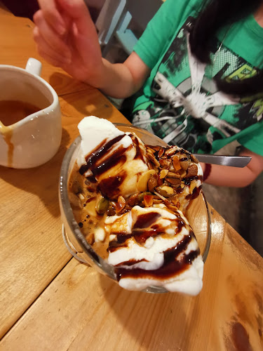 October Coffee Roasters - Gastronomi dan perhotelan