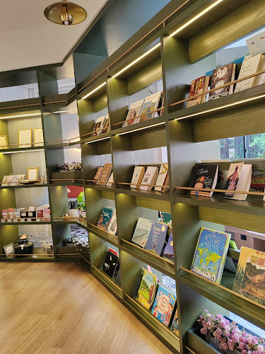 Lot 20, First Floor (Corner Unit Lorong Damai Point, Jalan Damai, Luyang Commercial Centre, 88300 Kota Kinabalu, Sabah