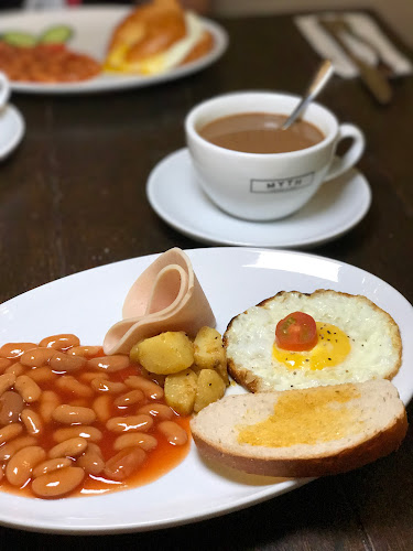 Myth Eatery & Bar - Gastronomi dan perhotelan