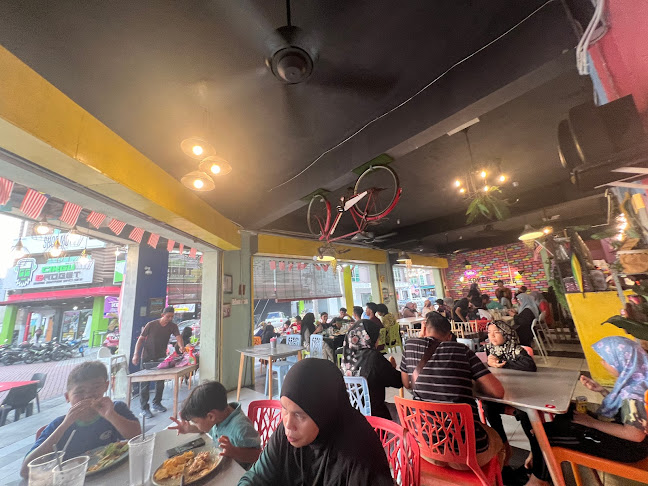 Opinii despre Kopee Paste Cafe în Seri Manjung - Gastronomi dan perhotelan