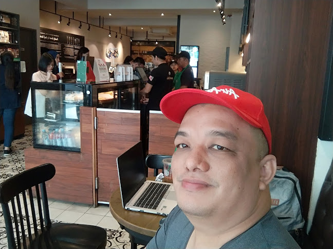 Opinii despre Starbucks Coffee în George Town - Gastronomi dan perhotelan