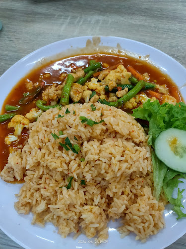 RUMAH MAKAN AYAM PENYET SAMBAL MIMPI DORA MJ - Gastronomi dan perhotelan