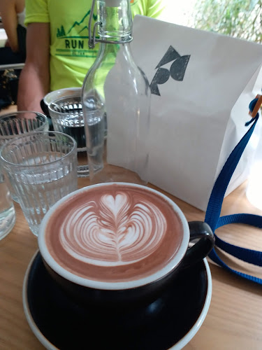 Opinii despre VCR Mont Kiara în Kuala Lumpur - Gastronomi dan perhotelan