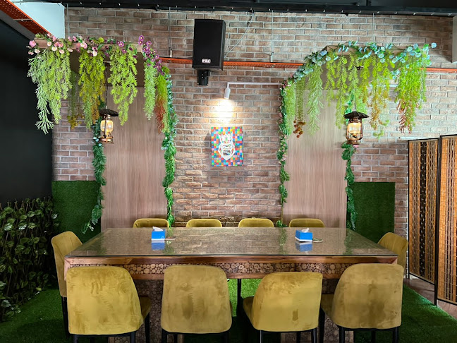 Tipsy Monkey - Gastronomi dan perhotelan