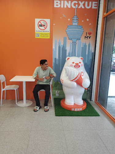 No. 33, Block Q, Jalan Plumbum, U, Seksyen 7, 40000 Shah Alam, Selangor