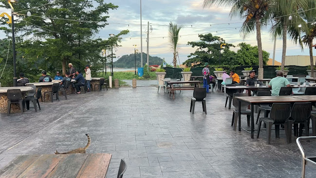 Opinii despre Restoran Putera Duyong în Kuala Dungun - Gastronomi dan perhotelan