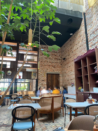 Comentarii opinii despre Tapestry | Chow Kit