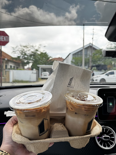 Opinii despre BARNHOUZ Coffee & Cookies în Kuantan - Gastronomi dan perhotelan