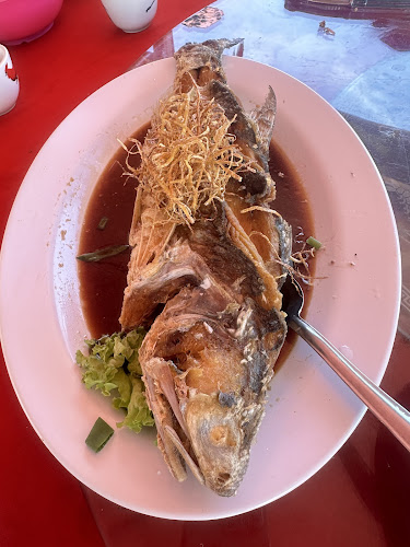 Opinii despre Kedai Makanan Laut Kuala Kurau Sunset Seafood în Kuala Kurau - Gastronomi dan perhotelan