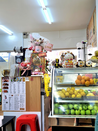 Kam Long Ah Zai Curry Fish Head