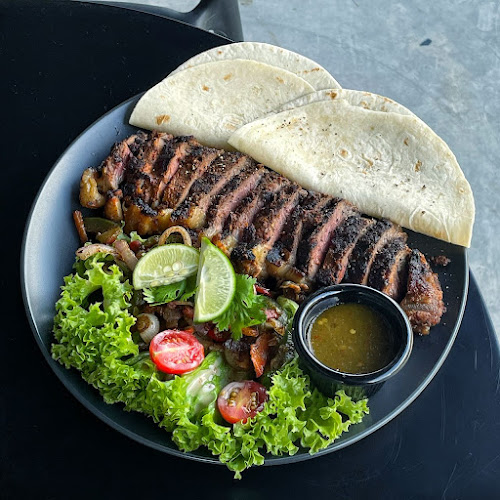 Undisclosed Location - Gastronomi dan perhotelan