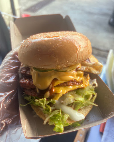 Burger Sis - Gastronomi dan perhotelan