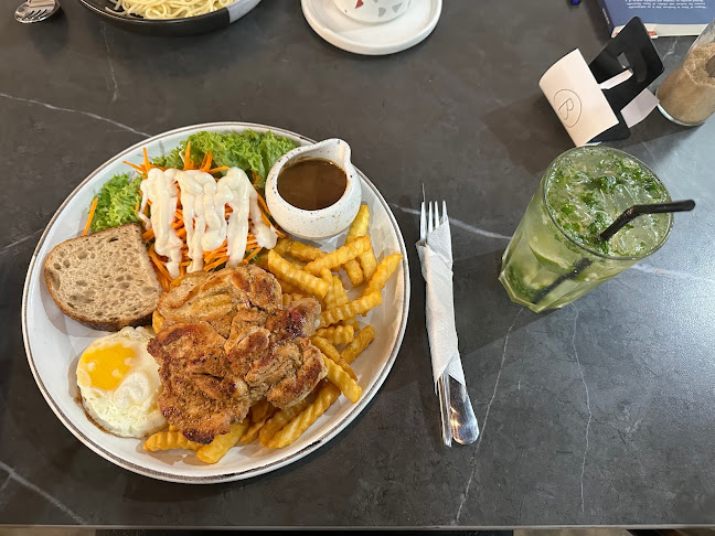 Opinii despre Teduhan Senja Cafe Sdn.Bhd în Kota Bharu - Gastronomi dan perhotelan