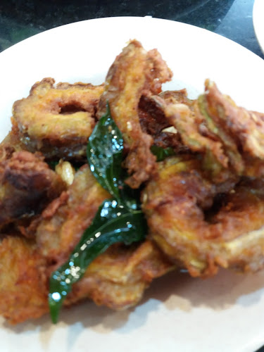 Ratha Curry Fish Head - Gastronomi dan perhotelan