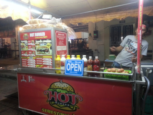Opinii despre Hot Burger, 1st Square Burger în Kuala Terengganu - Gastronomi dan perhotelan
