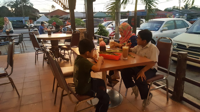 Opinii despre Doll Tomyam Taman Delima în Kajang - Gastronomi dan perhotelan