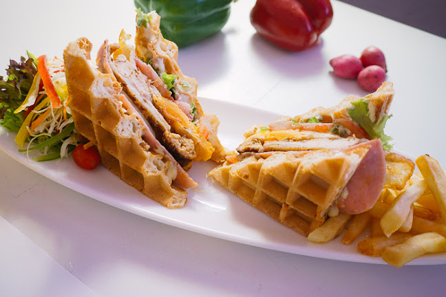 Yen Tattoo Cafe - Gastronomi dan perhotelan