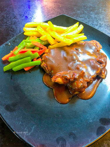 Suzi's Corner - Gastronomi dan perhotelan