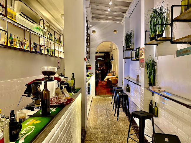 Kafe Bistro Two Frenchies